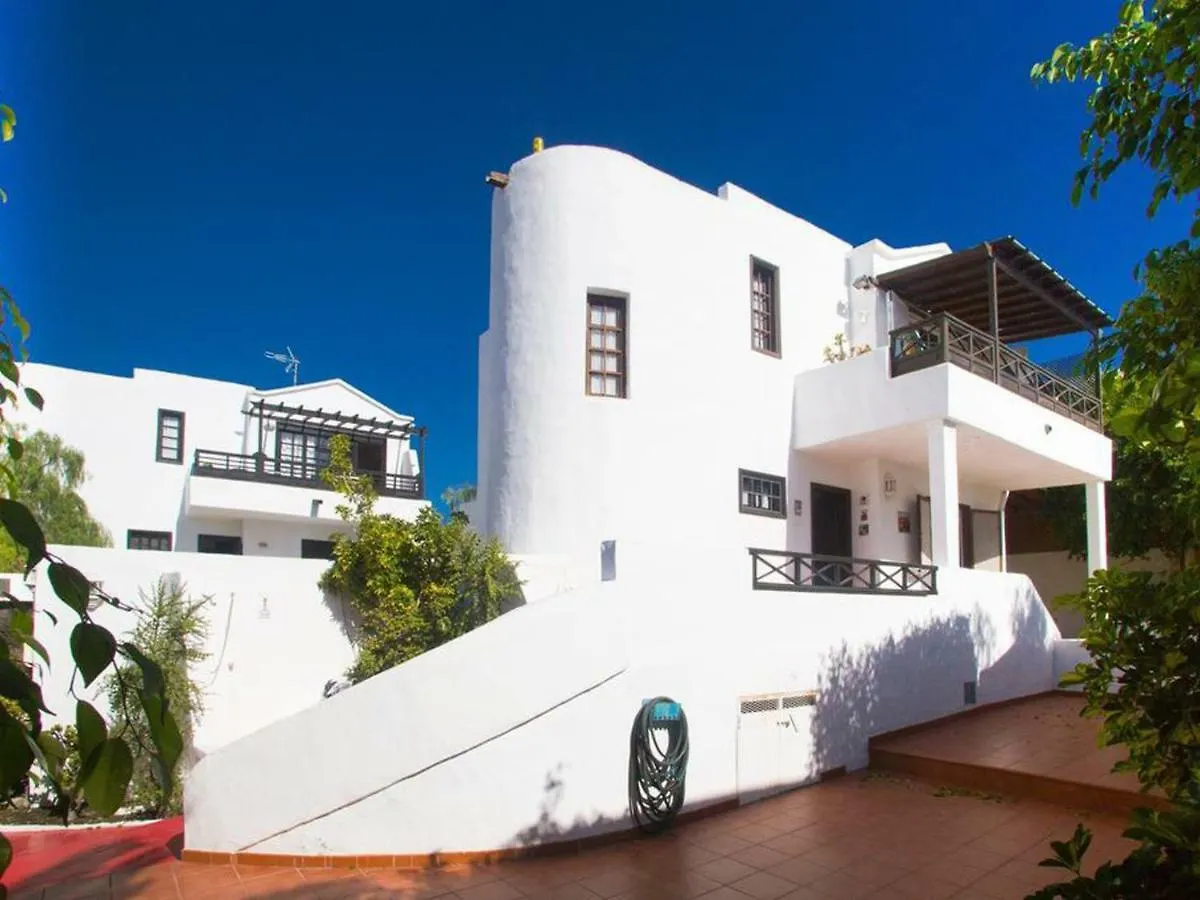 2Br Beach House - Solarium & Shower Terrace - 12 Puerto del Carmen  0*, Puerto del Carmen (Lanzarote)
